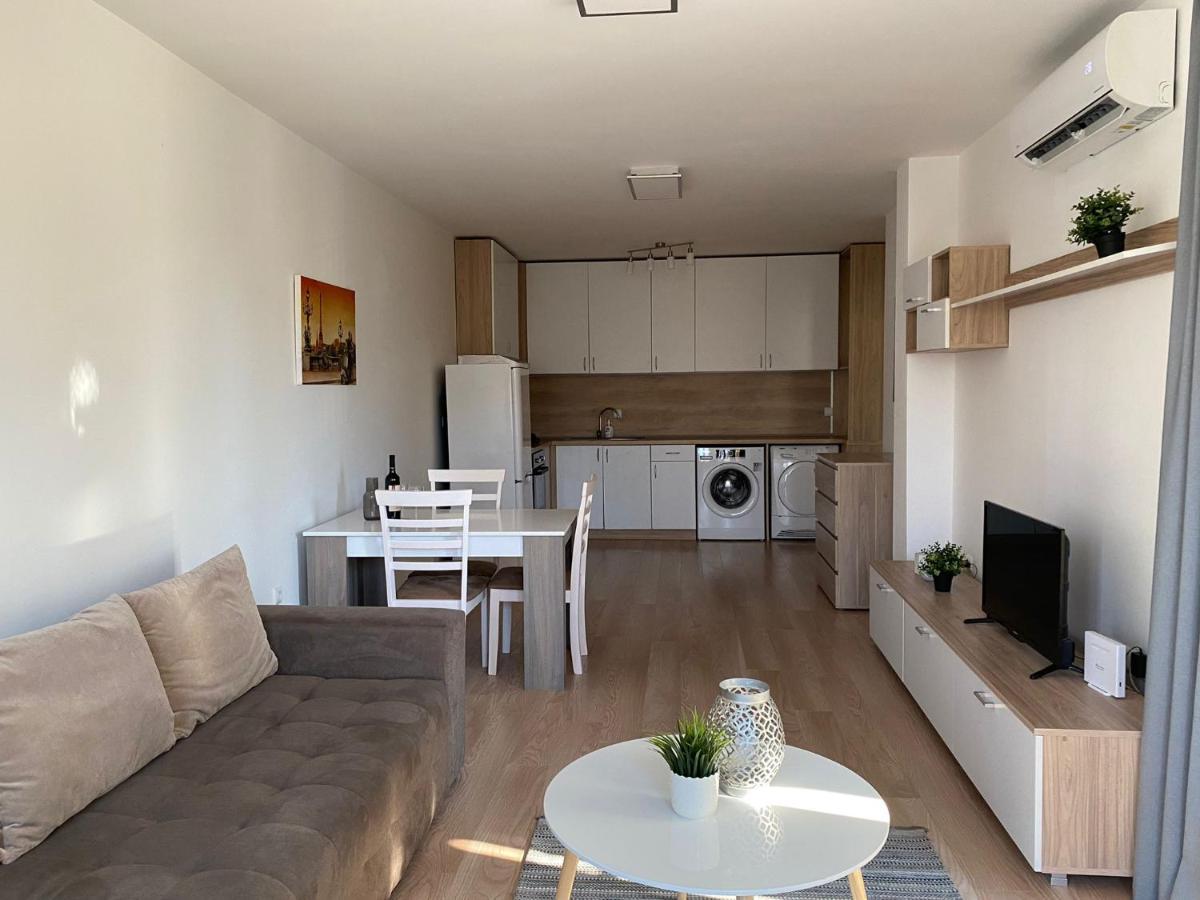 Brand New Apartment With Outdoor Swimming Pool Varna Exteriör bild